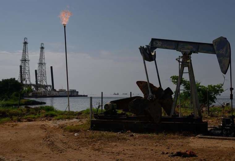 Trump asegura que Venezuela entregará a EE. UU. entre 30 y 50 millones de barriles de petróleo