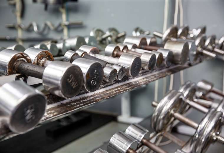 Hombre muere tras ser golpeado y apuñalado dentro de gimnasio en Puntarenas