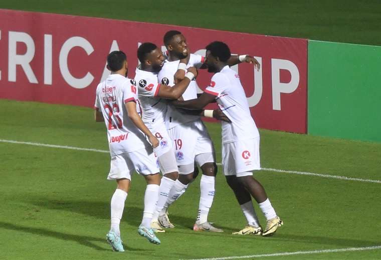 Olimpia de Honduras iguala marca del Saprissa