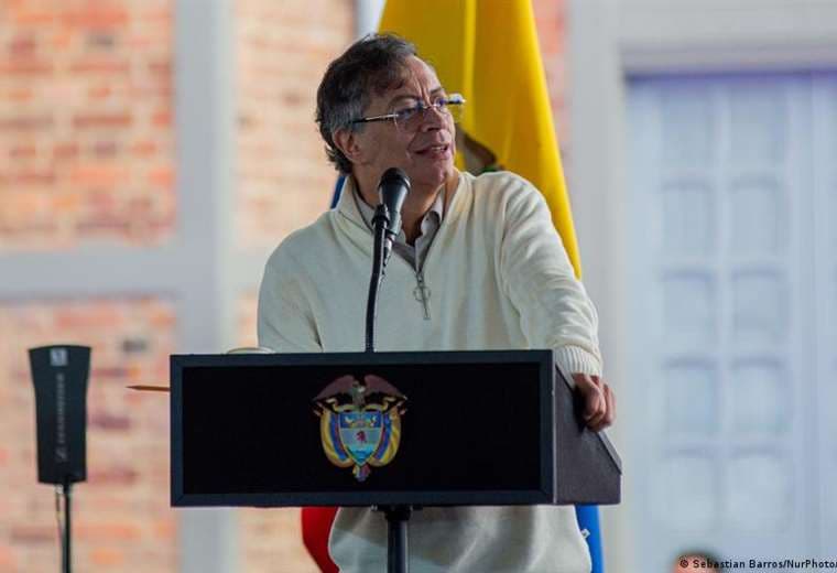 Petro dice que Colombia importará "gas venezolano muchísimo más barato"