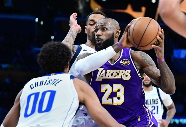 LeBron James es el jugador más veterano en lograr un triple doble en la NBA