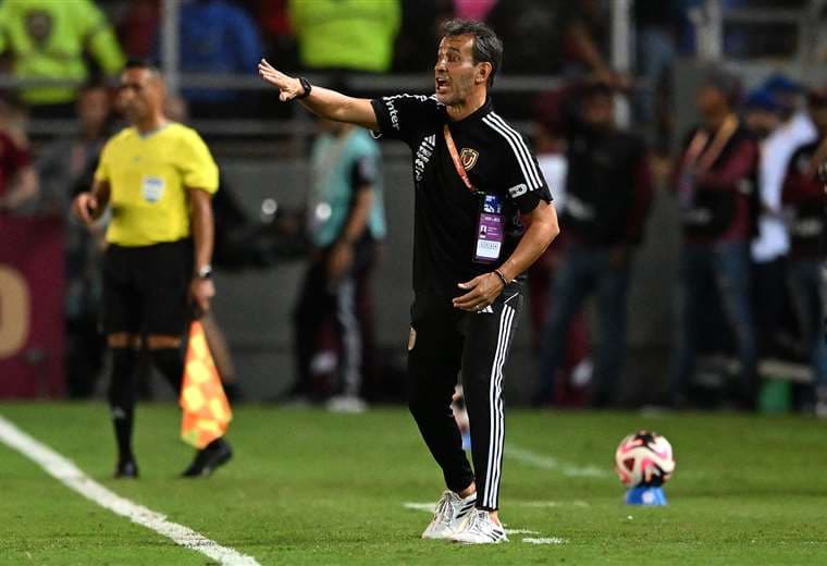 Gustavo Alfaro también ayudó en la elección del Bocha Batista