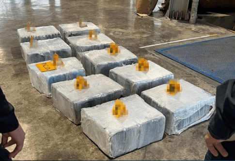 Decomisan cientos de paquetes con cocaína dentro de contenedores procedentes de Ecuador