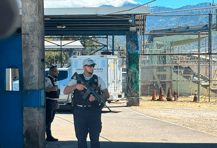 Familiares de reclusos denuncian "tortura alimentaria" tras nuevas medidas en cárceles