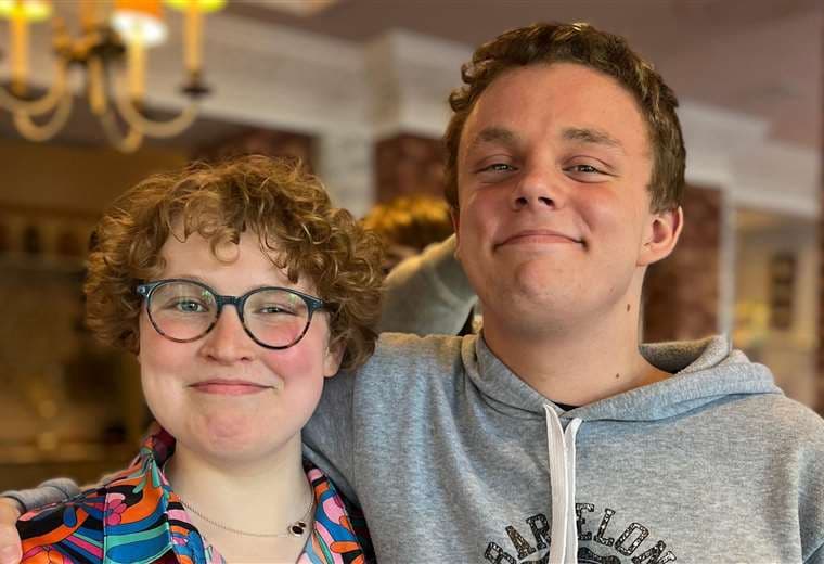 La inspiradora historia de dos primos adolescentes que viven con tumores cerebrales inoperables