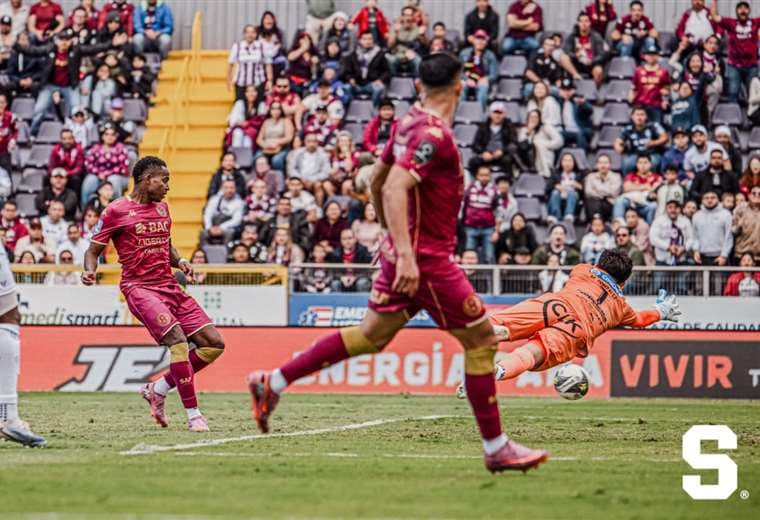 Saprissa se impone a San Carlos y ya acaricia la zona de clasificación