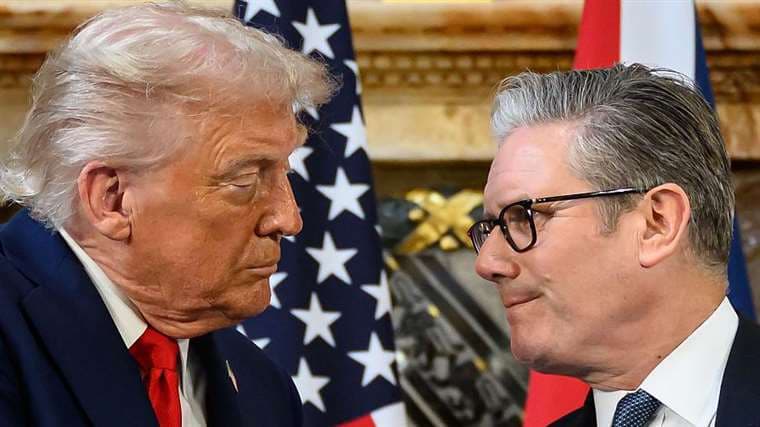 Cómo las revelaciones de los archivos Epstein han afectado a importantes figuras en Europa