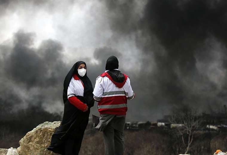 Qué es la "lluvia negra", la otra amenaza que sufre Teherán por los ataques de EE.UU. e Israel contra Irán