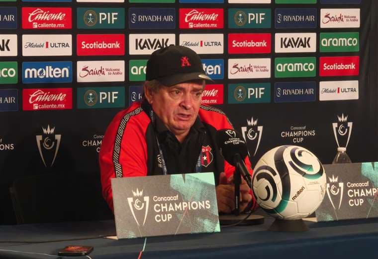 Óscar Ramírez: “Allá en Costa Rica hay que ser inteligentes”