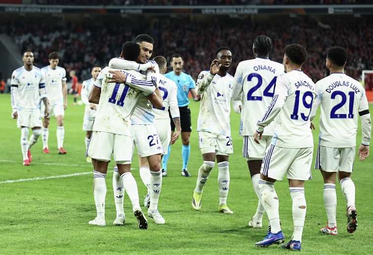 Aston Villa vence en Lille y el Betis pierde en Atenas en ida de octavos de Europa League