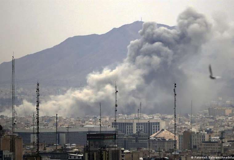 Explosiones masivas en el centro de Teherán