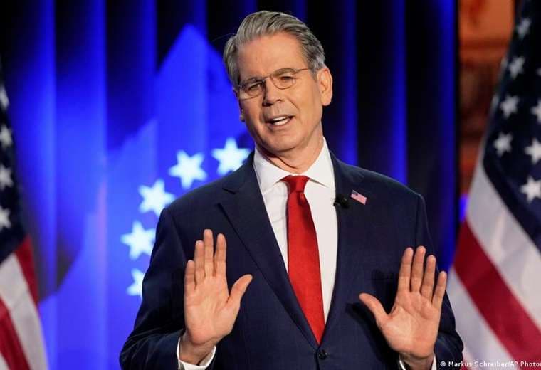 EE. UU. permite temporalmente la venta de parte del petróleo ruso