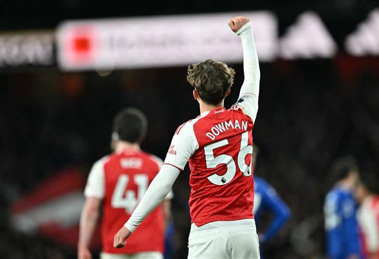 Arsenal vence al Everton y se acerca al título; Newcastle sorprende al Chelsea en Premier League