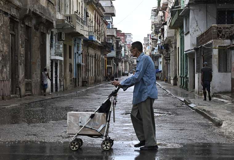 Gobierno cierra embajada en Cuba y pide retiro de personal diplomático en Costa Rica