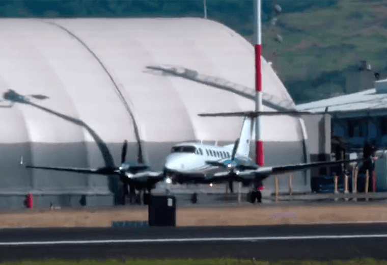 Primeros ticos extraditados: Despega avión con Celso Gamboa y "Pecho de Rata"