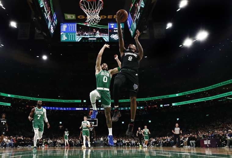 Minnesota remonta a Celtics y Jokic sigue brillando con otro triple-doble en la NBA