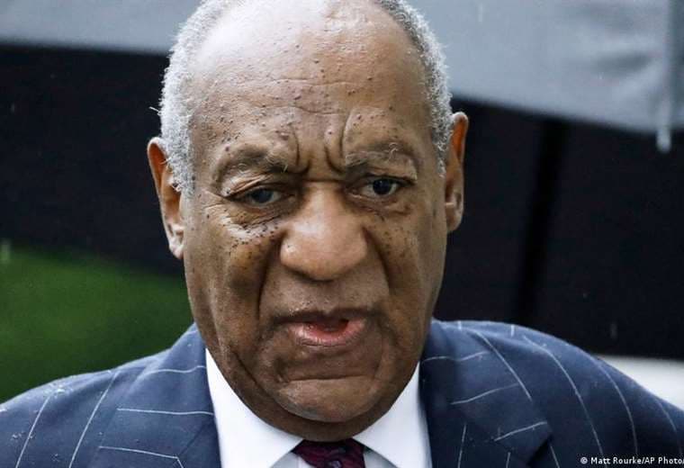 Jurado ordena a Bill Cosby a pagar casi 20 millones a víctima