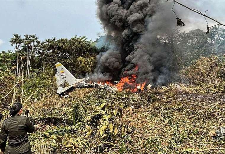 Al menos 66 muertos tras estrellarse un avión de la Fuerza Aérea Colombiana