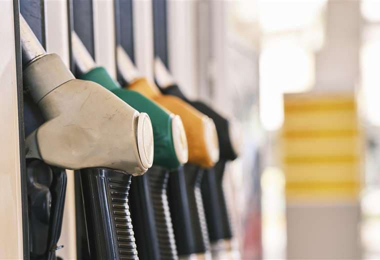 Sala IV da ultimátum a gasolineras: deberán cambiar tanques de combustible vencidos en dos meses