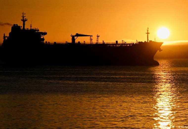 Rusia celebra llegada de petrolero ruso a Cuba