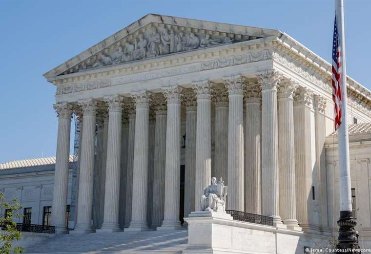 Corte de EE. UU. anula prohibición de terapias de conversión en menores