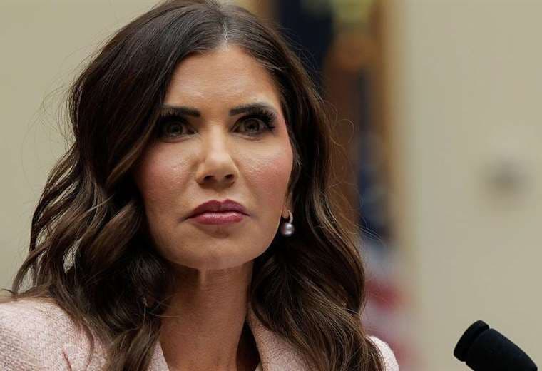 Trump destituye a secretaria de Seguridad y la pone al frente del nuevo Escudo de las Américas