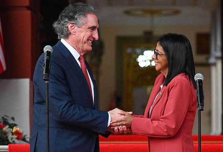 EE. UU. y Venezuela restablecen relaciones diplomáticas a dos meses de captura de Maduro