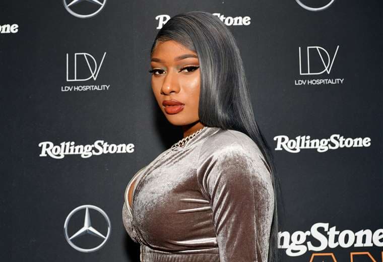 Rapera Megan Thee Stallion cae enferma durante presentación en Broadway