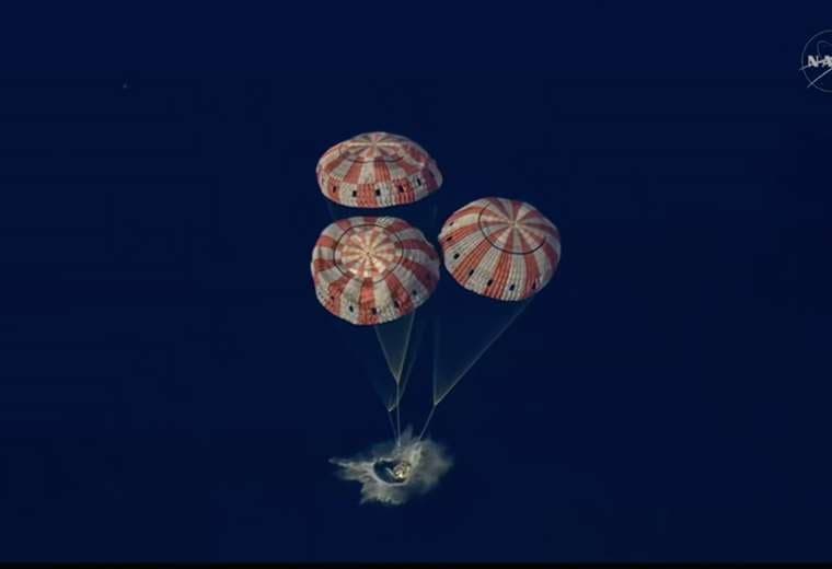 Astronautas de Artemis II amerizaron en océano Pacífico