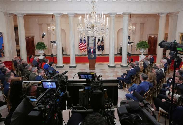 Petróleo se dispara a más de $100 tras discurso de Trump