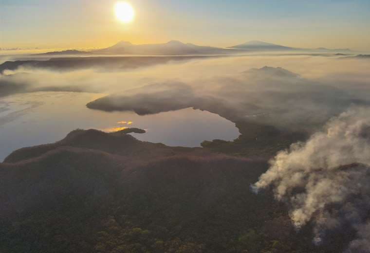 Incendios provocados golpean zonas protegidas de Guanacaste y dejan severos daños