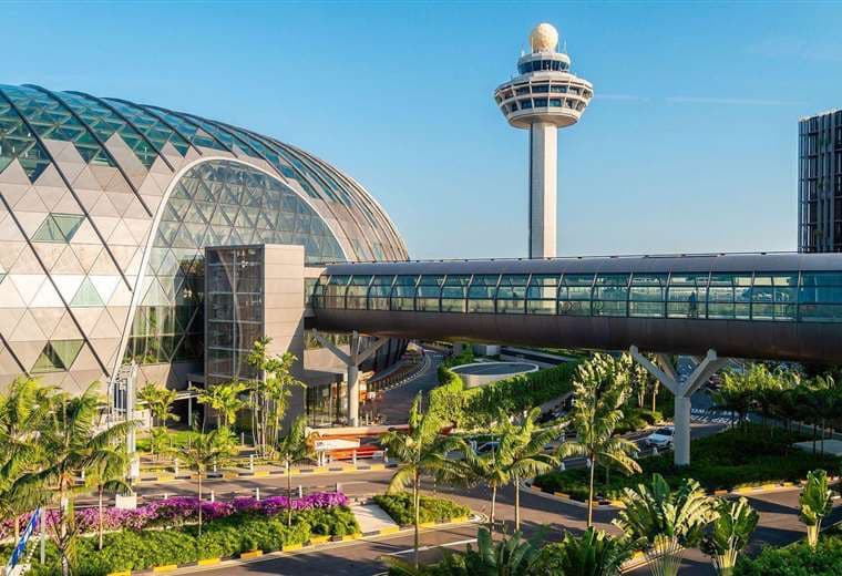 Cómo es el mejor aeropuerto del mundo y cuál es el secreto para que sea "paraíso para viajero"