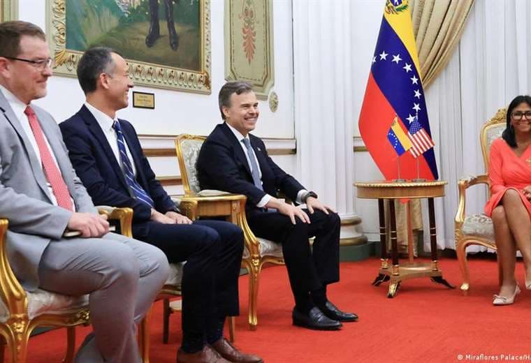 Rodríguez recibe al nuevo encargado de negocios de EE. UU.