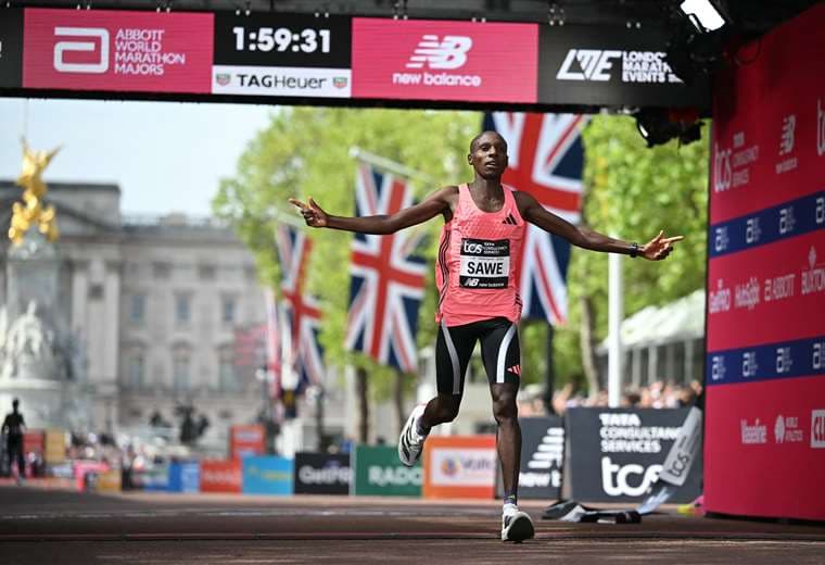 Sabastian Sawe hace historia: primer hombre en bajar de dos horas en un maratón oficial