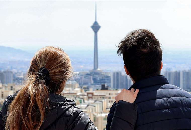 "Ya no te considero mi hermana": las peleas por la guerra que están dividiendo familias en Irán