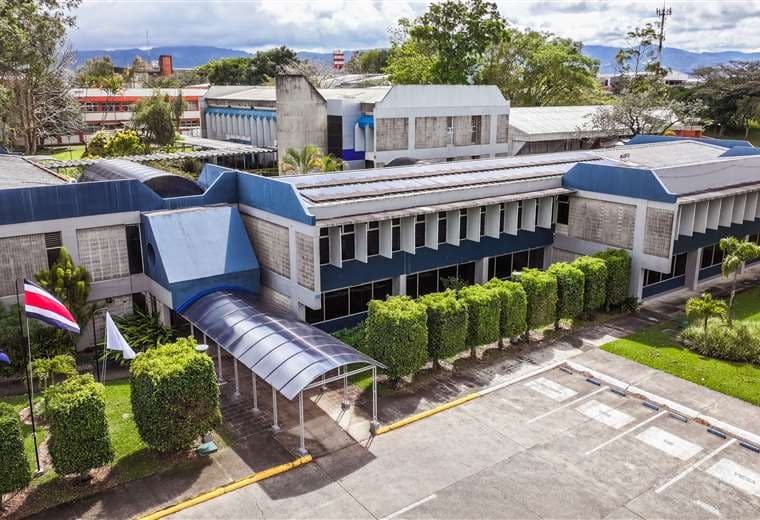 Salarios en rectorías de U públicas: chofer y conserje ganan más de ₡1 millón
