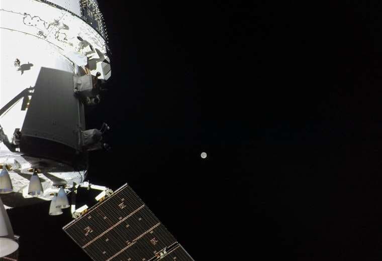 Los astronautas de Artemis II ya están a mitad de camino hacia la Luna