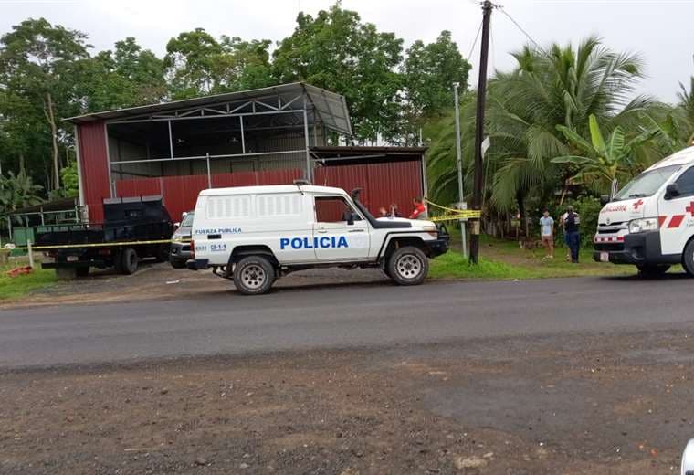 Hombre es asesinado a balazos al bajarse de su pick-up en Pococí