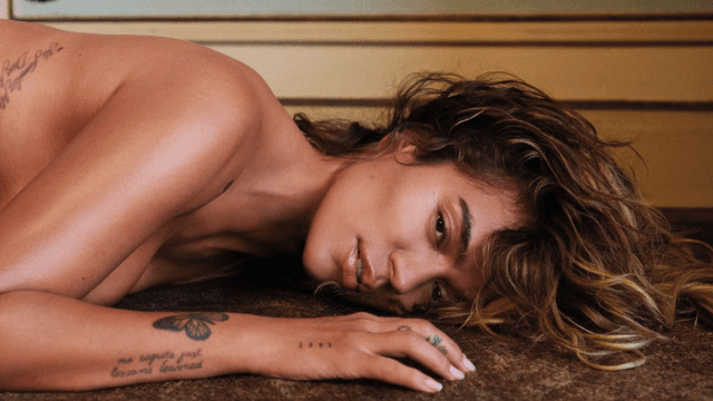 Karol G protagoniza portada de revista Playboy
