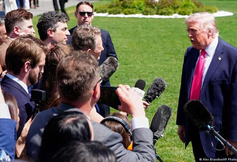 Trump firma acuerdo y pone fin al cierre parcial del Departamento de Seguridad Nacional