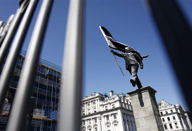 Banksy confirma autoría de estatua aparecida en centro de Londres