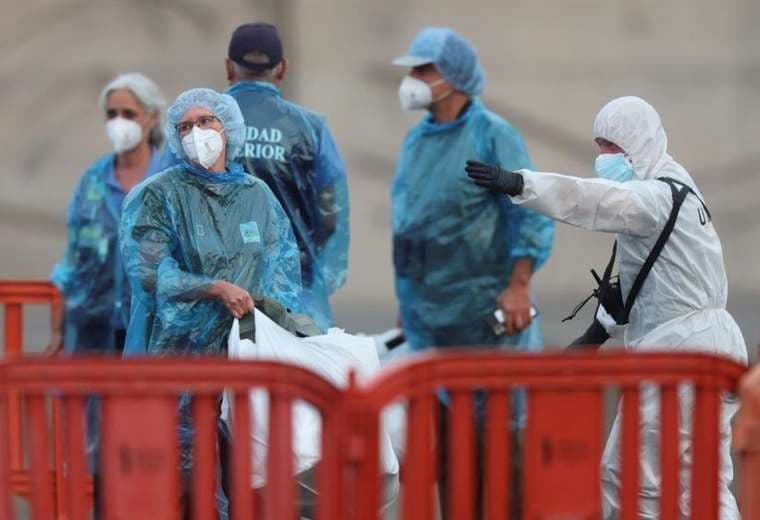 Confirman tres nuevos casos de hantavirus en pasajeros de crucero; OMS descarta brote mayor