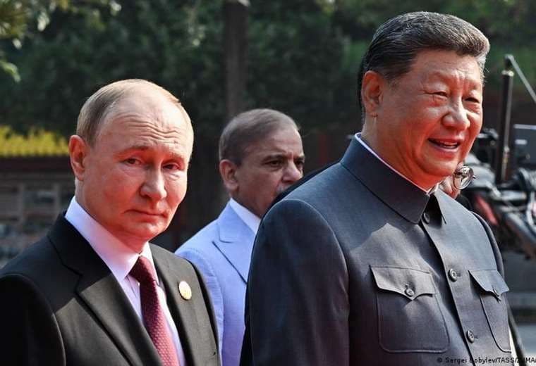 Cómo China se convirtió en el salvavidas económico de Rusia