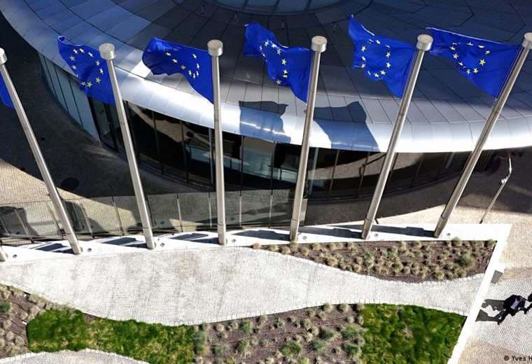 UE logra consenso para implementar acuerdo comercial con EE. UU.