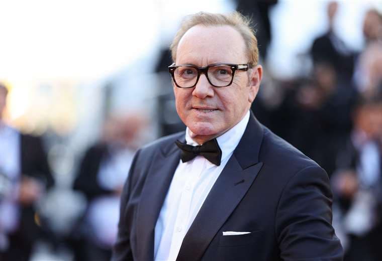 Boicoteado por Hollywood, Kevin Spacey aparece en la alfombra roja de Cannes