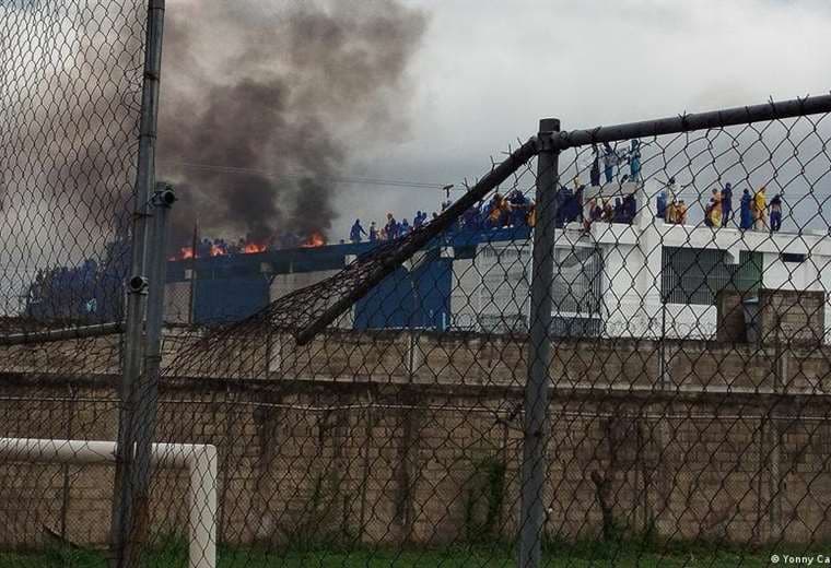 Reos se toman cárcel de Venezuela para denunciar "torturas"