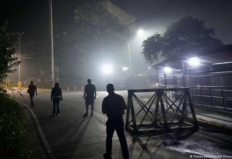 Venezuela libera a ocho militares tras 10 años presos