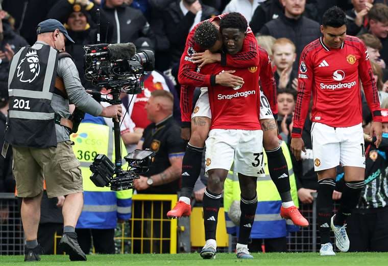 Manchester United gana al Liverpool y regresa a Liga de Campones