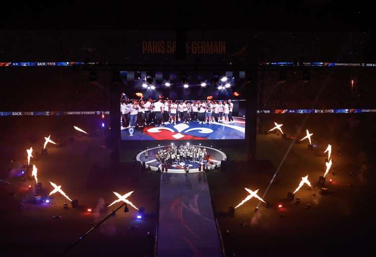 París festeja con los héroes del PSG bajo fuerte vigilancia policial