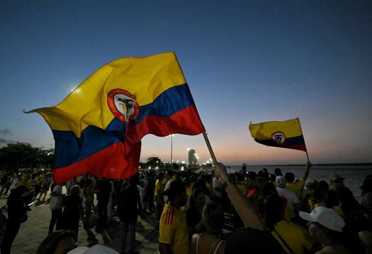 Colombia define su futuro en segunda vuelta tras ajustada elección presidencial